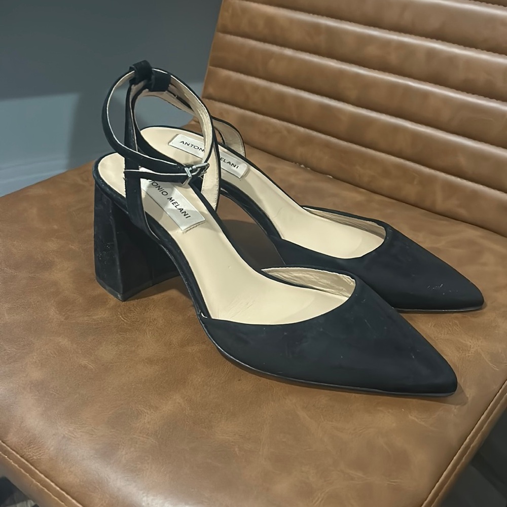 Antonio Melani black pointed toe heels. Size 7.5